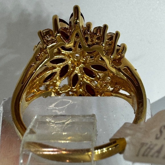 Vintage Gold Electroplated Ring Cocktail Size 10 Marquise Shaped Cut Red Crystal - Picture 9 of 16